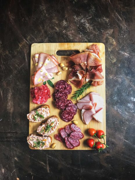 Quelle est la meilleure matière pour une planche apéro personnalisée ?